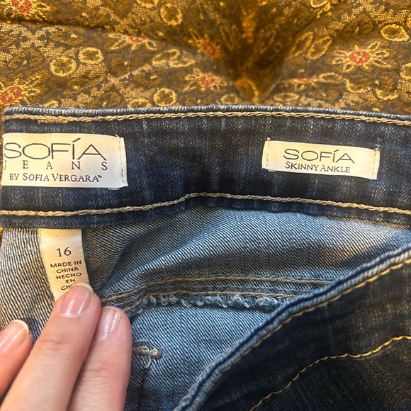 Sofia by Sofia Vergara Blue Skinny Jeans - Picture 2 of 10